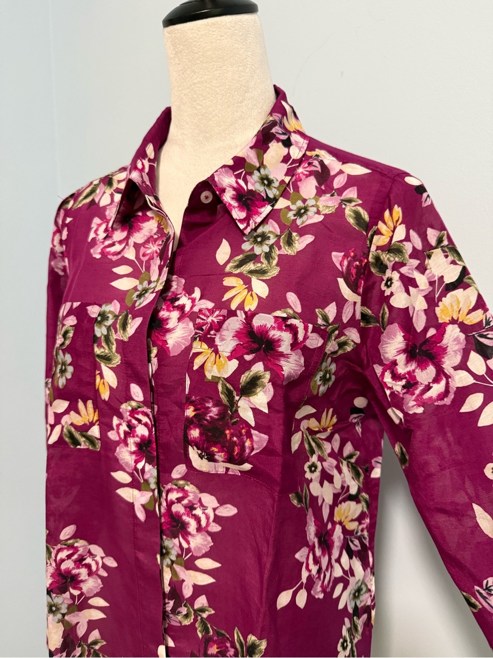 White House Black Market Silk/cotton Burgundy floral blouse size 6 - Picture 3 of 8